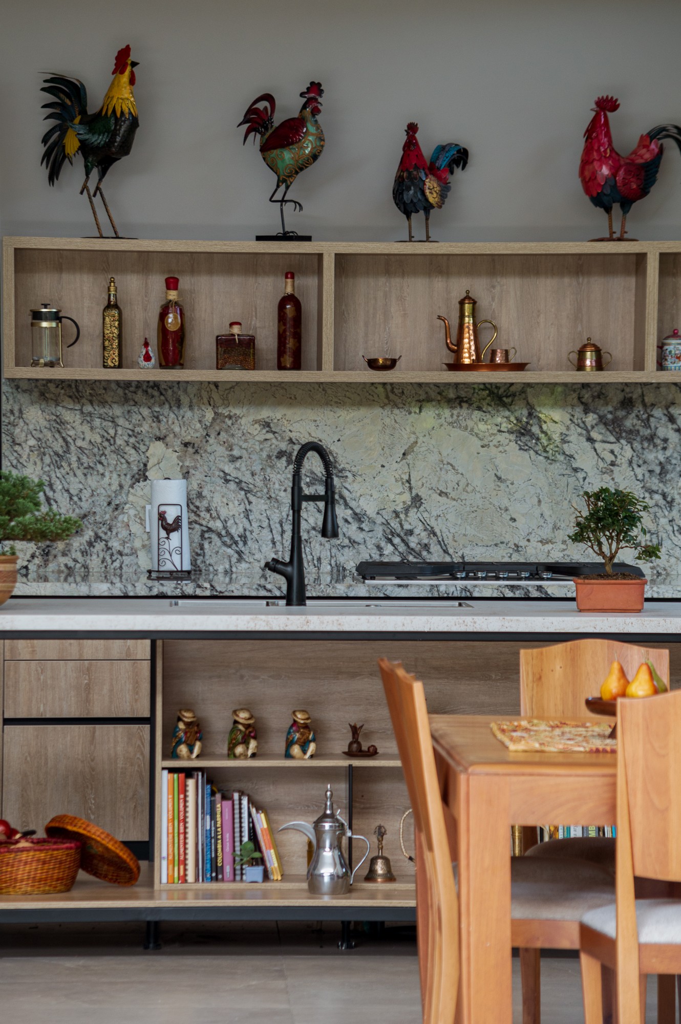 Cocina con isla en proyecto Posada Eslava de CSARMIENTO